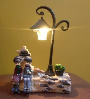 Vintage Lamp Post Couple - The ShopCircuit